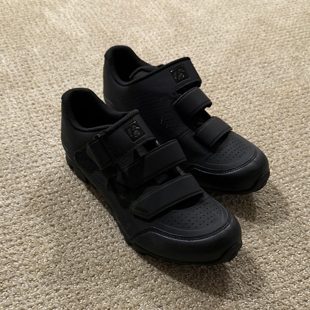 Bontrager Black Cycling Shoes with Velcro